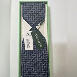 Navy Blue Silk Tie with White Linked Geometric Pattern